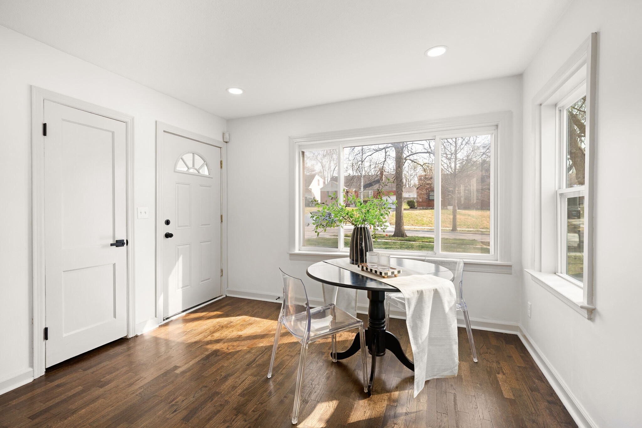 Building Photo - 822 E 72nd St