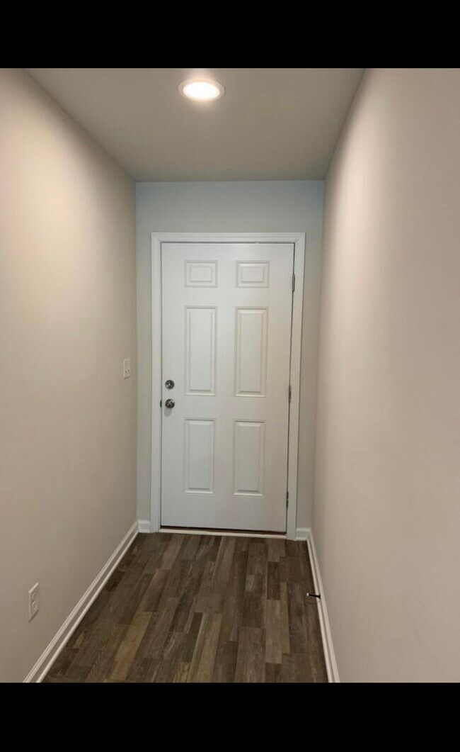 Building Photo - 103 Cora Rd