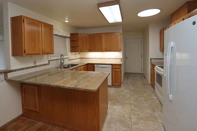 Building Photo - Beautiful updated pet-friendly condo in the Lewiston Orchards