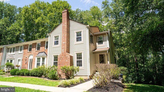 Building Photo - 10100 Walnut Wood Ct