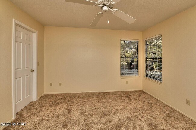 Building Photo - 6655 N Canyon Crest Dr