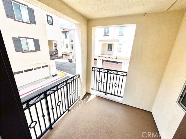 Building Photo - 2450 E Agave St