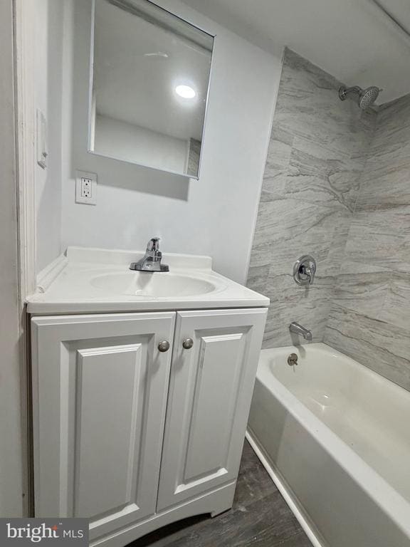 Building Photo - 23 Lily St