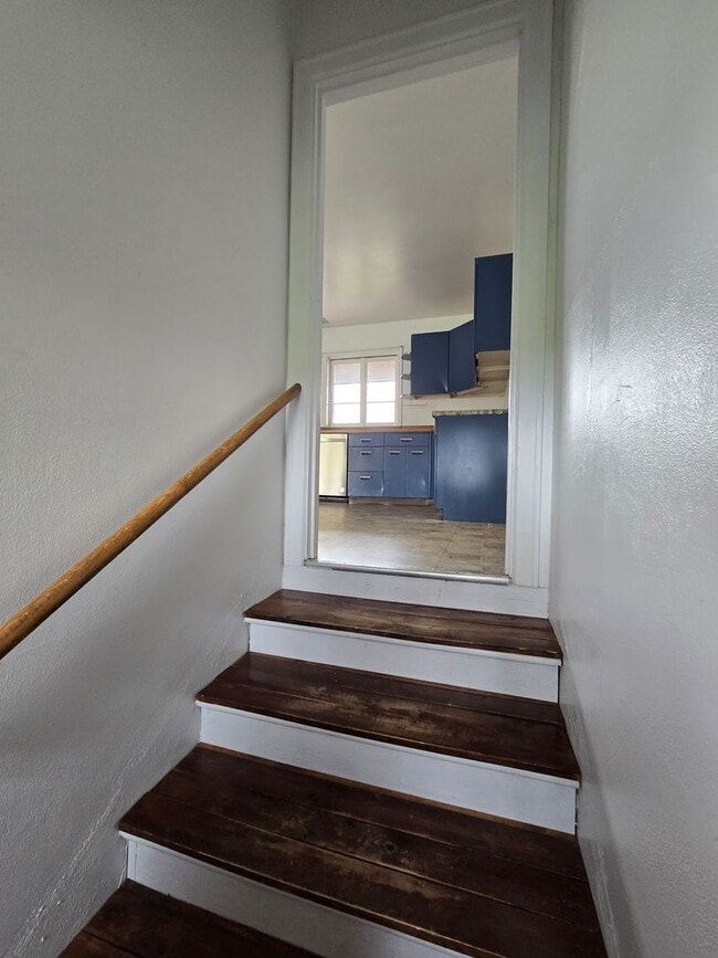 Building Photo - 4 bed, 3 bath house in the country
