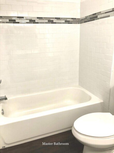 Building Photo - 123 Echelon Rd