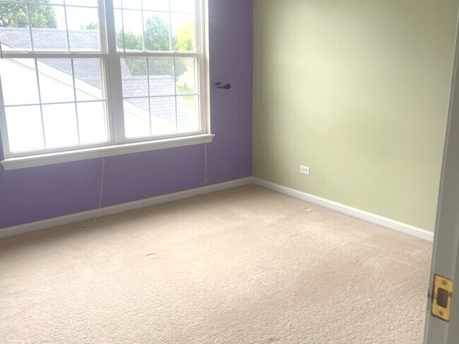 Building Photo - 1884 Fescue Dr