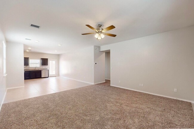 Building Photo - Charming 3 bedroom, 2 bath home in East El...
