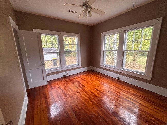 Building Photo - 3 Bedrooms, 1 Bathroom - West Rome House