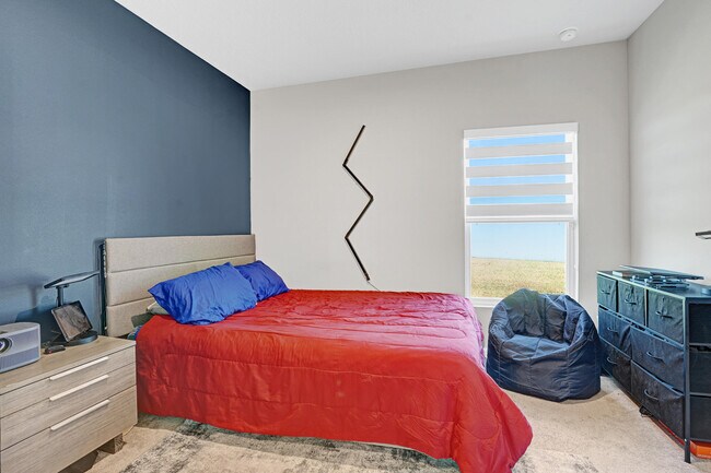 Building Photo - 712 Pomegranate Pl