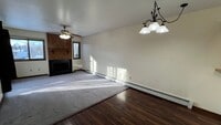 Building Photo - Spacious 2 Bedroom Condo in Eastridge! Carport Parking, Mountain View Balcony!