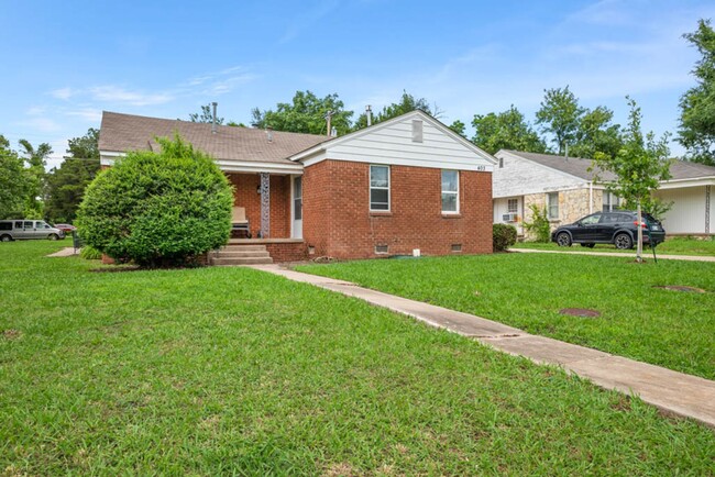 Primary Photo - Babb Dr Duplex