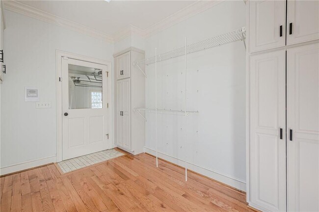 Building Photo - 34 Johnston Row NW