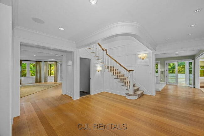 Building Photo - 29 Merrill Rd