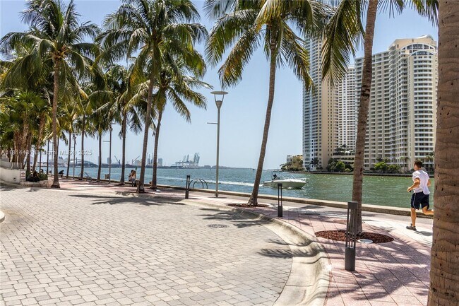 Building Photo - 335 S Biscayne Blvd