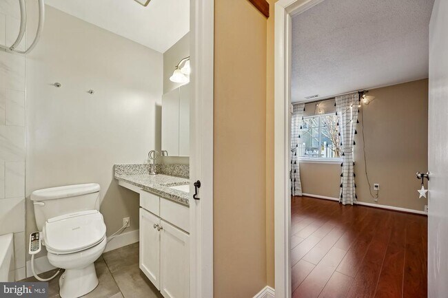 Building Photo - 11407 Herefordshire Way