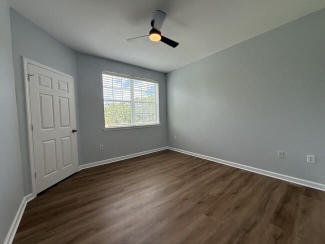 Building Photo - 440 S Villa San Marco Dr