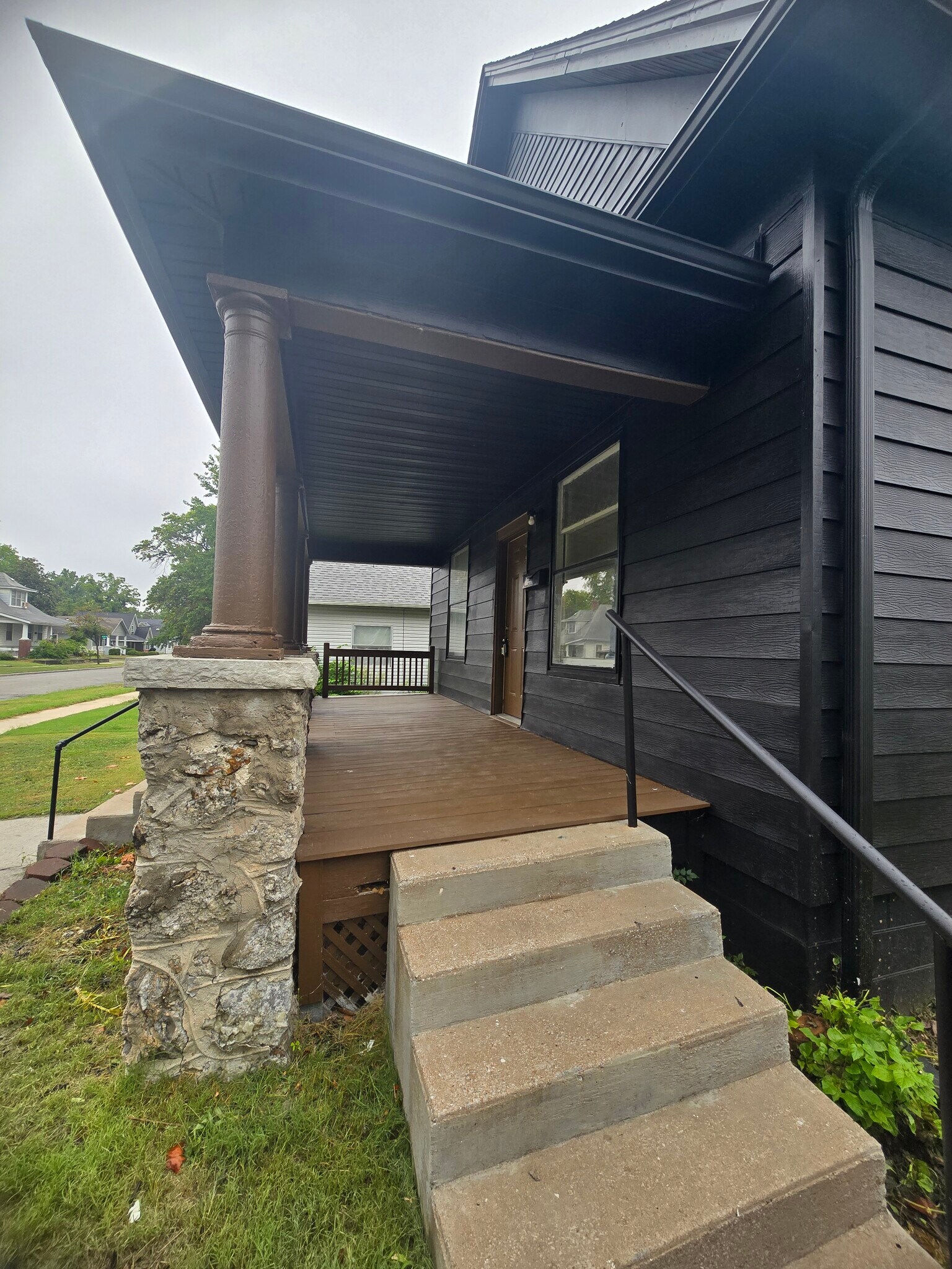 Building Photo - 1717 S Moffet Ave