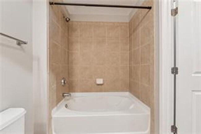 Building Photo - 1 Bedroom + 1 Bath with Views of Buckhead!