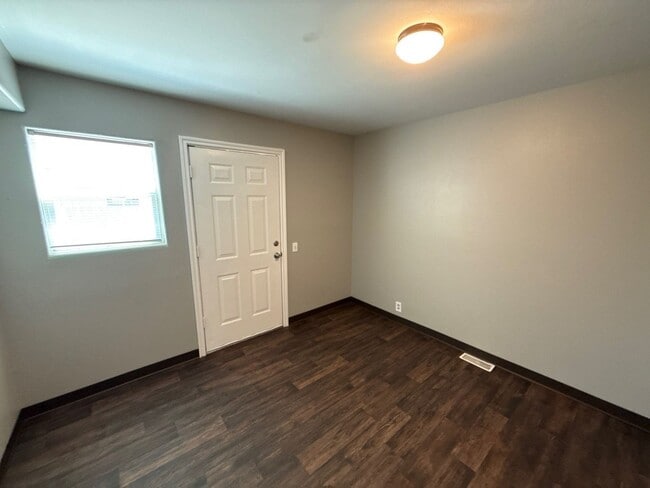 Building Photo - 4312 Sacramento Ct NE