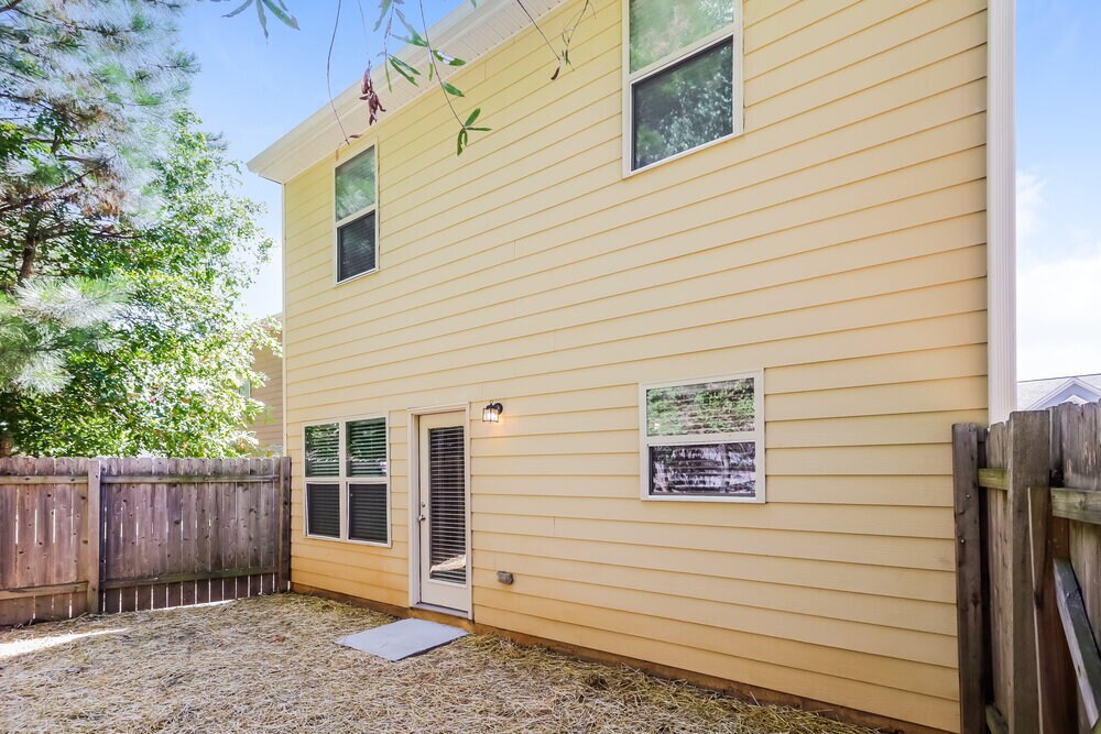 Building Photo - 262 Stillwood Dr