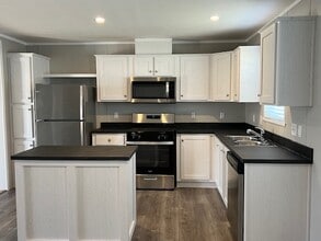 Building Photo - 14566 Red Bud Trail N