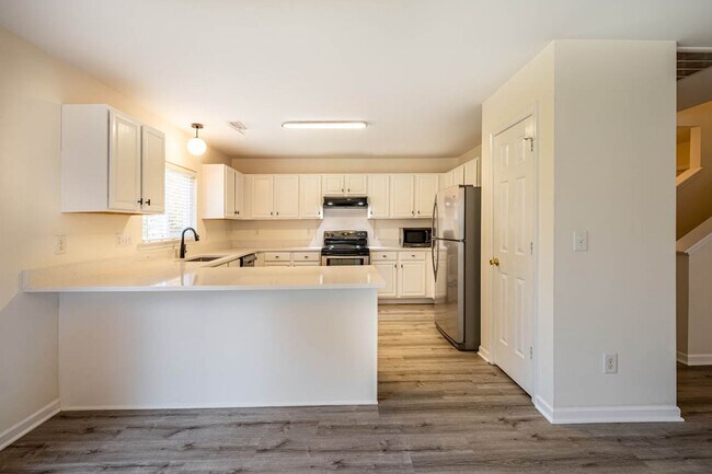 Building Photo - 718 Delta Downs Dr