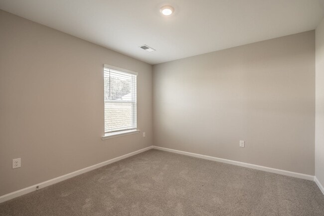 Building Photo - 103 Ashwood Wy