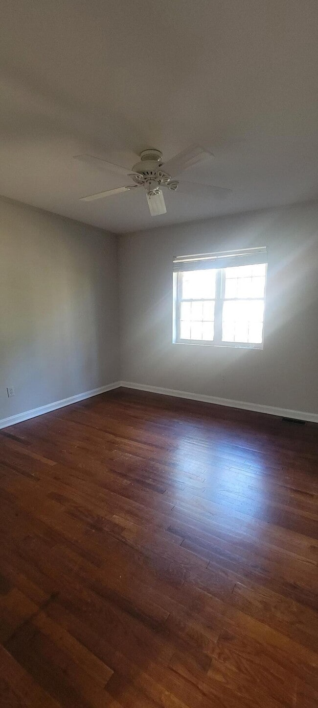 Building Photo - 2404 Hiawassee Rd