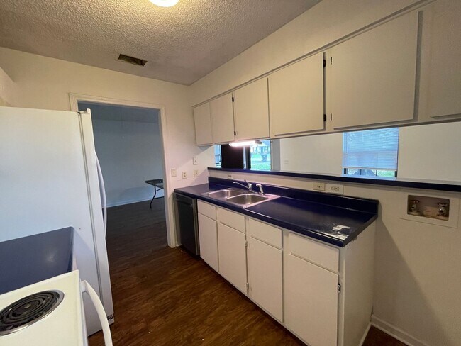 Building Photo - 3 Bed in North Murfreesboro