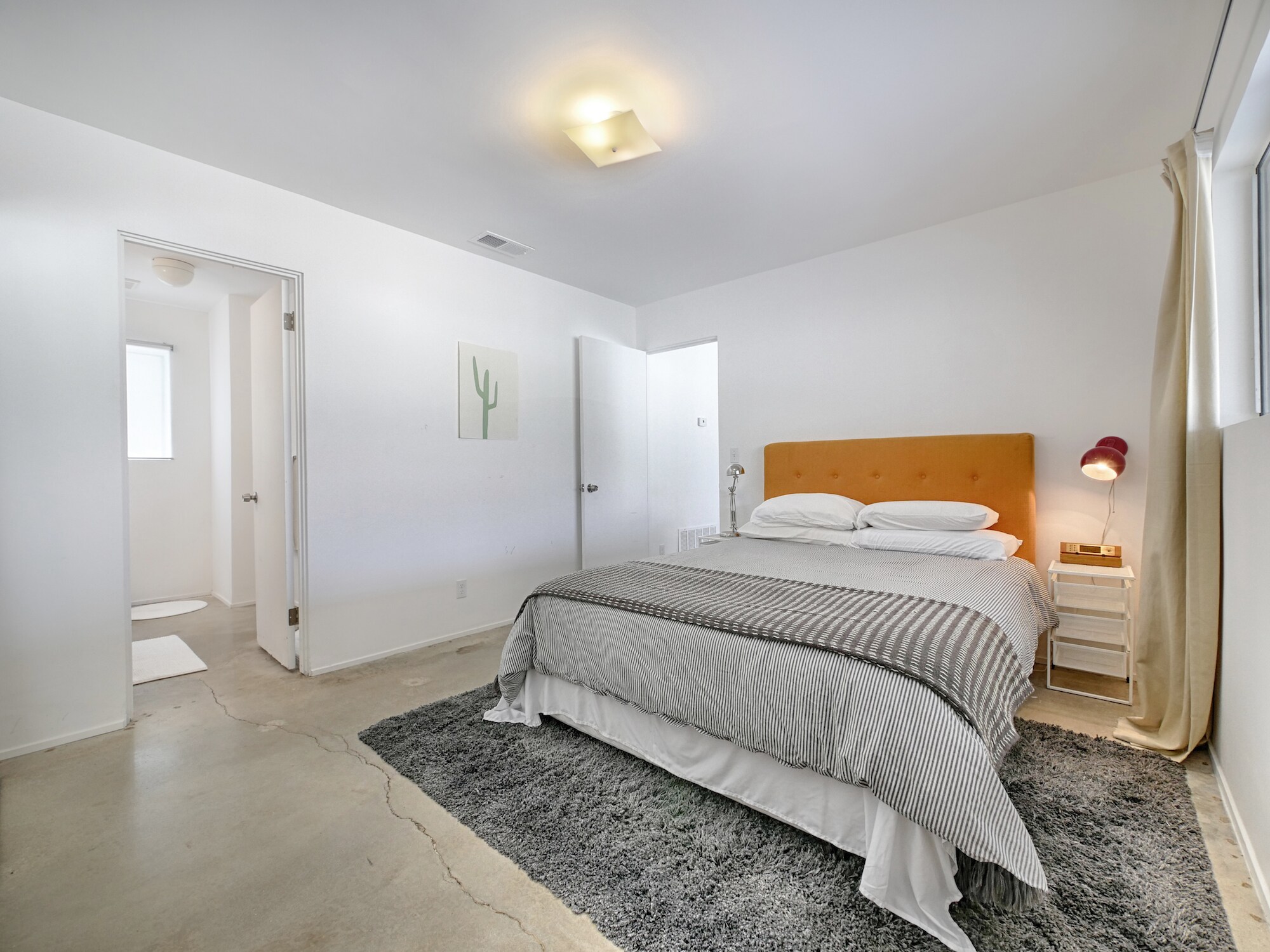 Building Photo - 277 East Racquet Club Road