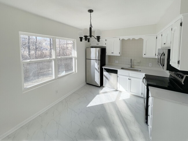 Building Photo - 7104 Orchard Ct