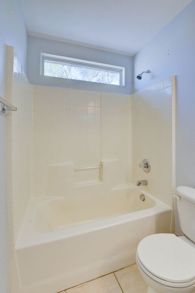 Building Photo - BEAUTIFUL 2 STORY SINGLE FAMILY HOME WITH 3 BEDROOMS AND 2.5 BATHS LOCATED IN SOUTHWEST