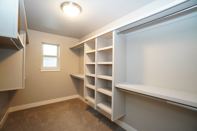 Building Photo - 2303 E Fratello St