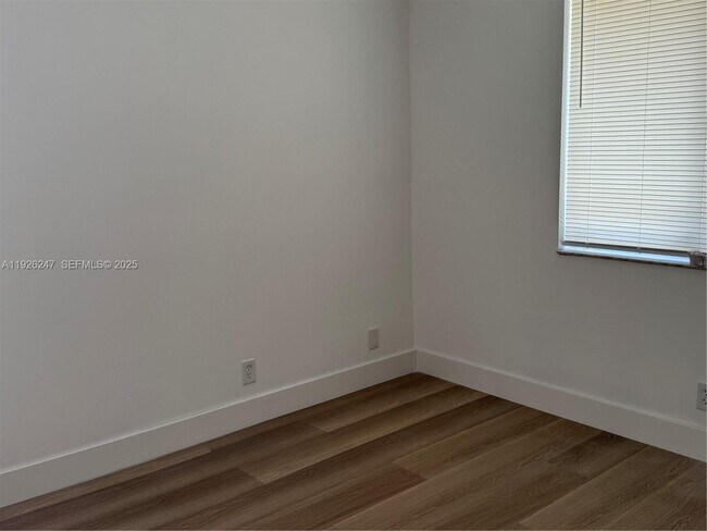 Building Photo - 15749 Woodgate Ct