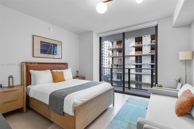 Building Photo - 11 NE 6th St