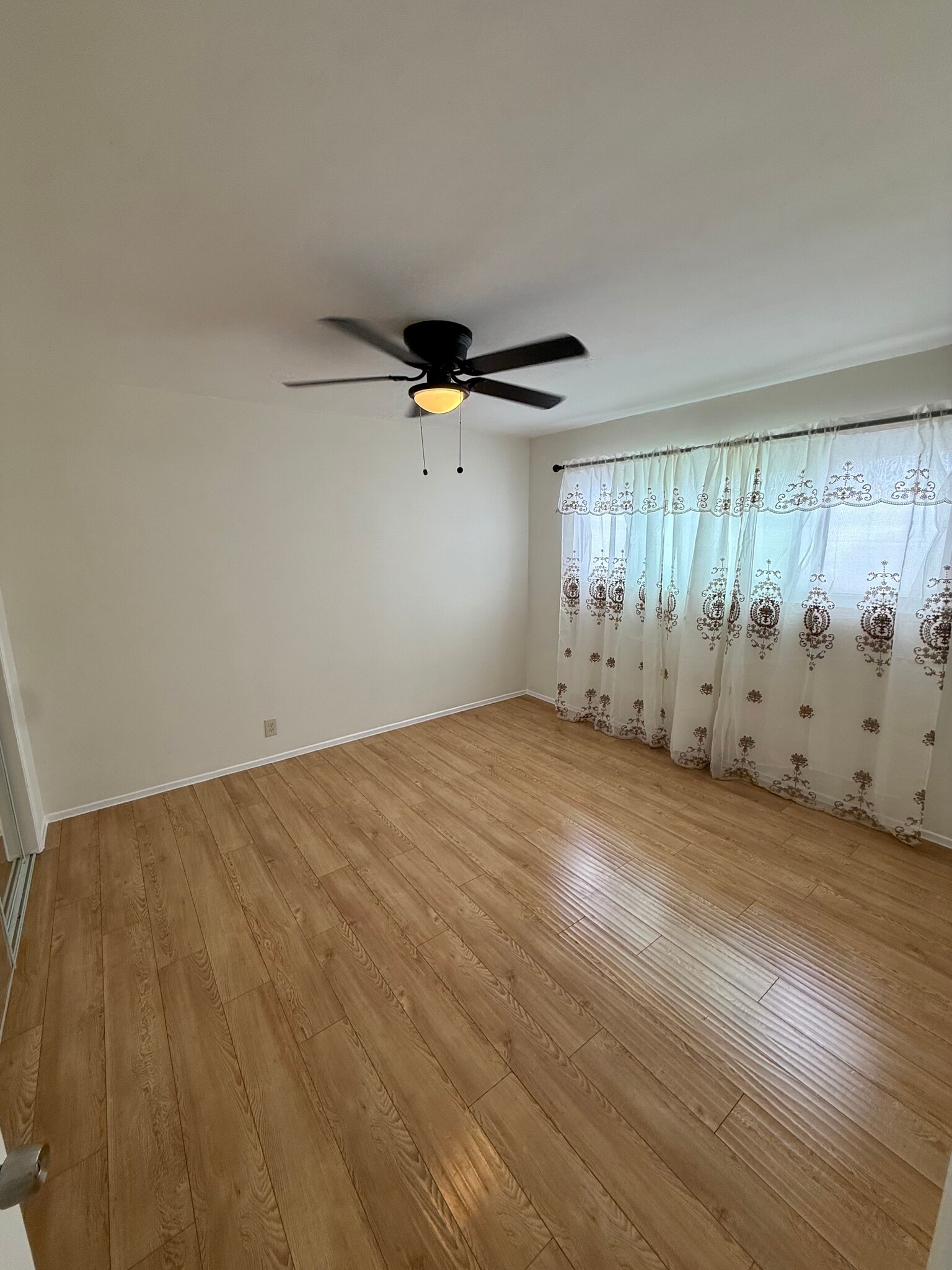 Bedroom 1 - 1350 Torrance Blvd