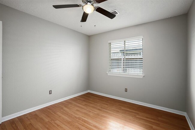 Building Photo - 419 Heatherwood Ct