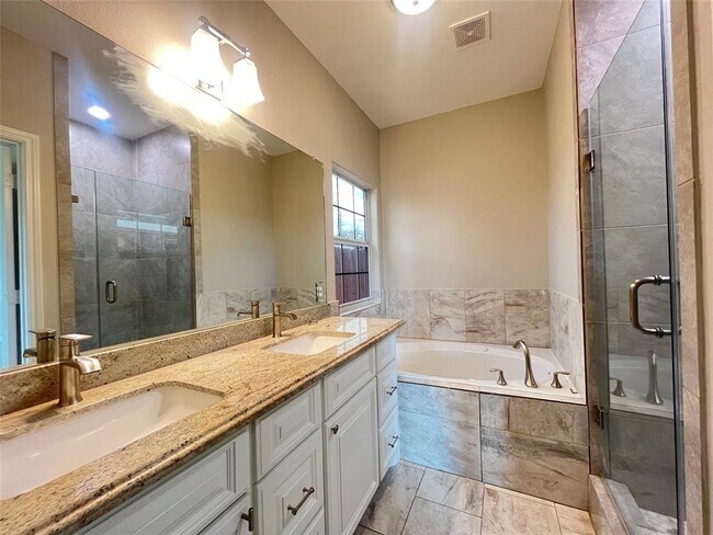Building Photo - 6430 Skyview Dr