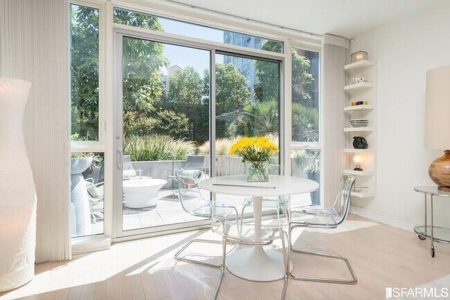 Building Photo - 631 Folsom St