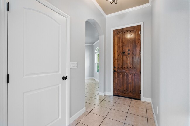 Building Photo - 687 Glenn View Ct