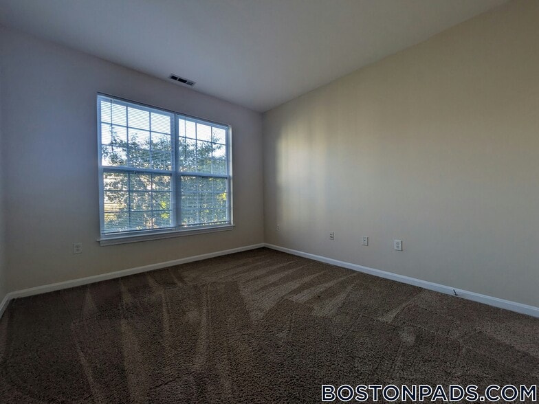 Building Photo - 311 Lowell St