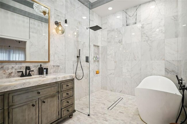 Building Photo - 1930 Northside Dr NW