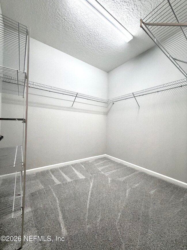 Building Photo - 197 Spring Park Ave