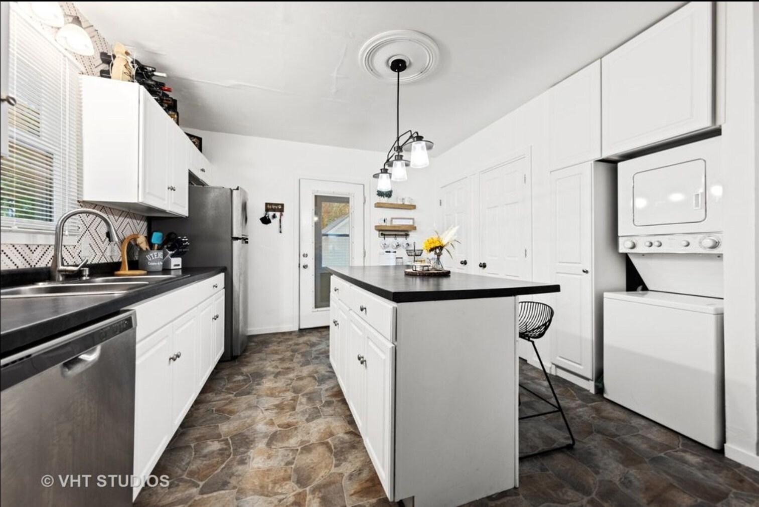 Kitchen Pic2 - 219 Center St