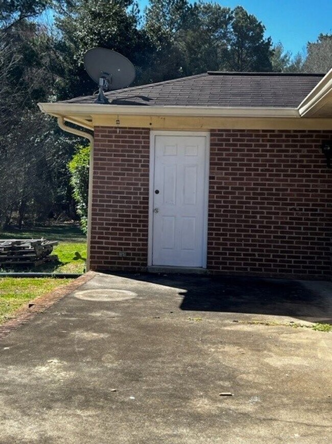 Building Photo - 157-159-159 Bentwood Cir