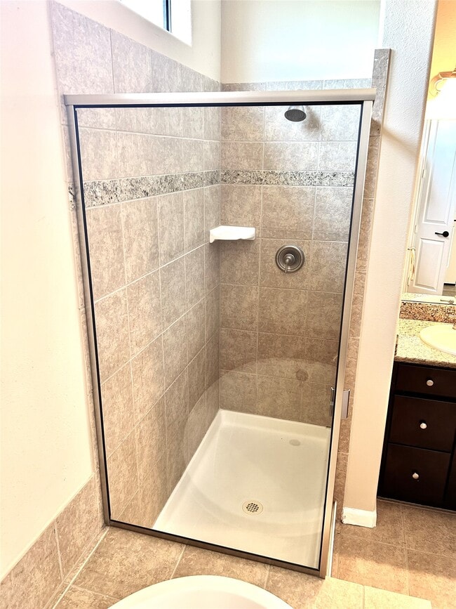 Building Photo - 1049 W 22nd St