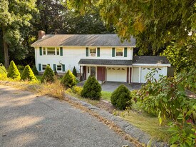 Building Photo - 20 Olde Surrey Dr