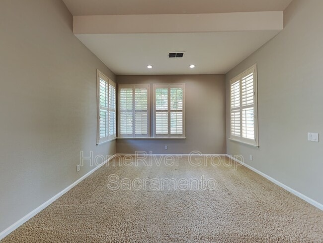 Building Photo - 5322 Bellegrove Way