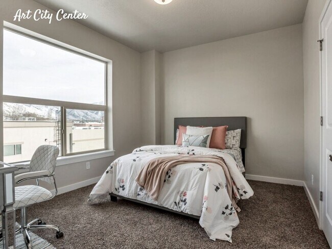 Building Photo - 3 Bedroom 2 Bath in Springville!!