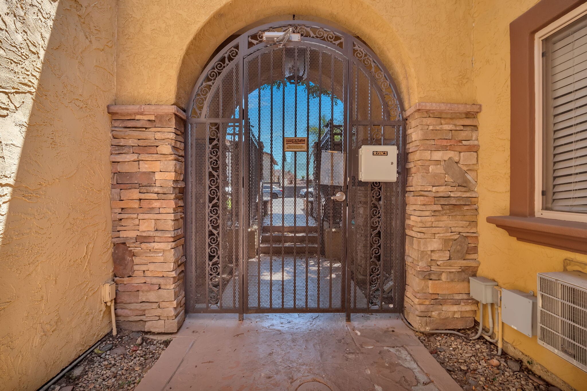 Gated Entrance - 2736 B St